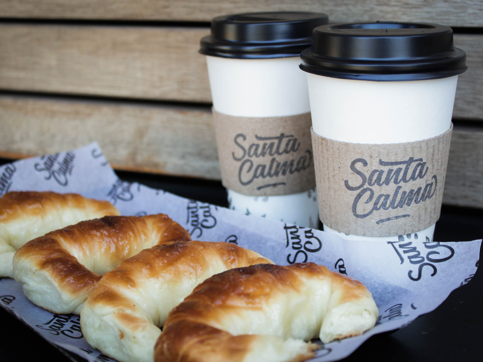 2 Café mediano + 4 medialunas o criollos