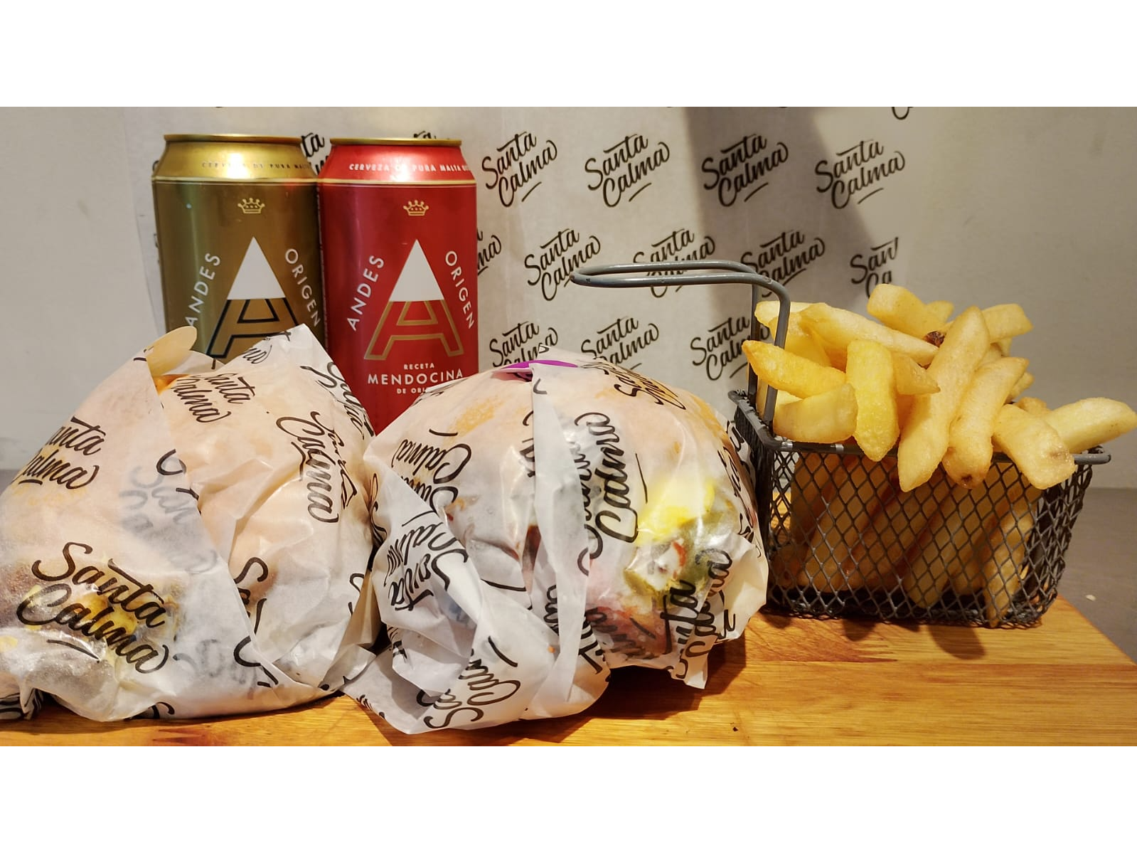 2 Hamburguesa + 2 Cervezas en lata 473