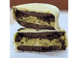 ALFAJOR DE PISTACHO Y CHOCOLATE BLANCO SIN AZUCAR CON H. ALMENDRAS . Ventofit