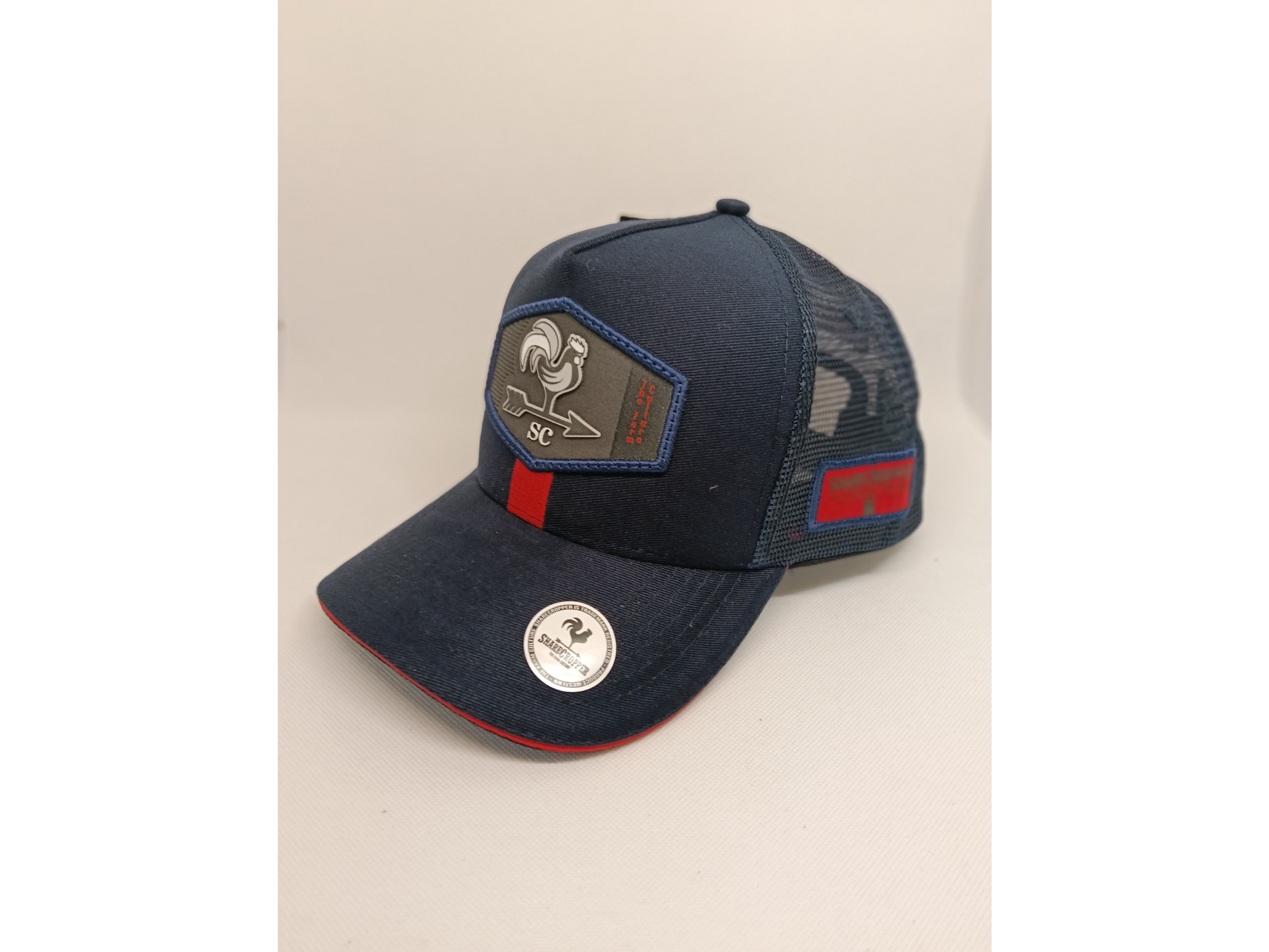 Sharecropper (Frente y visera gabardina  azul,  red azul, detalles en rojo)