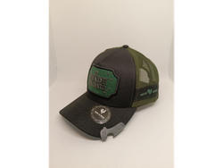 Made In Mato con destapador (Gabardina poliester negra, red verde, aplique micro corderoy verde)