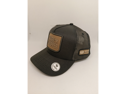 Sharecropper (Tela tipo ripstop negra, red negra, aplique marron)