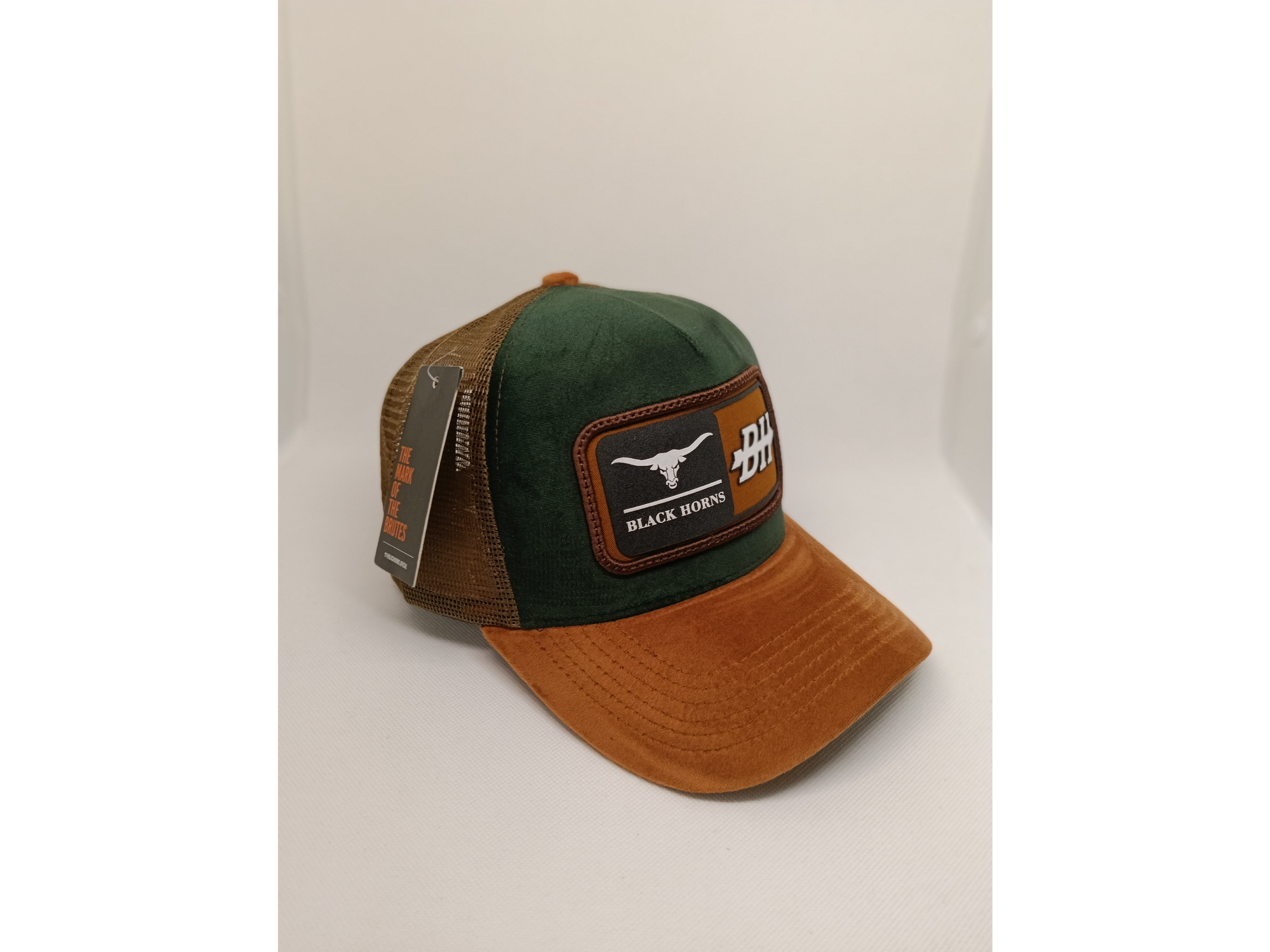Black Horns (Aterciopelada, frente verde, visera marron, red marron)