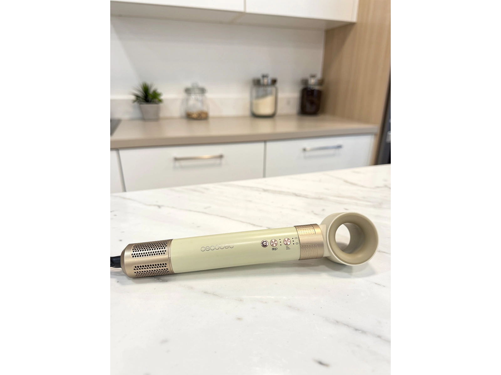 Cepillo modelador cecotec