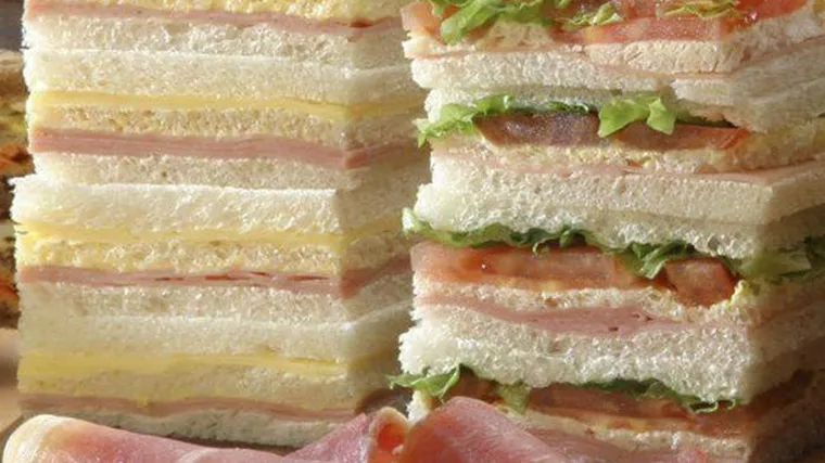 Sandwichs de miga.