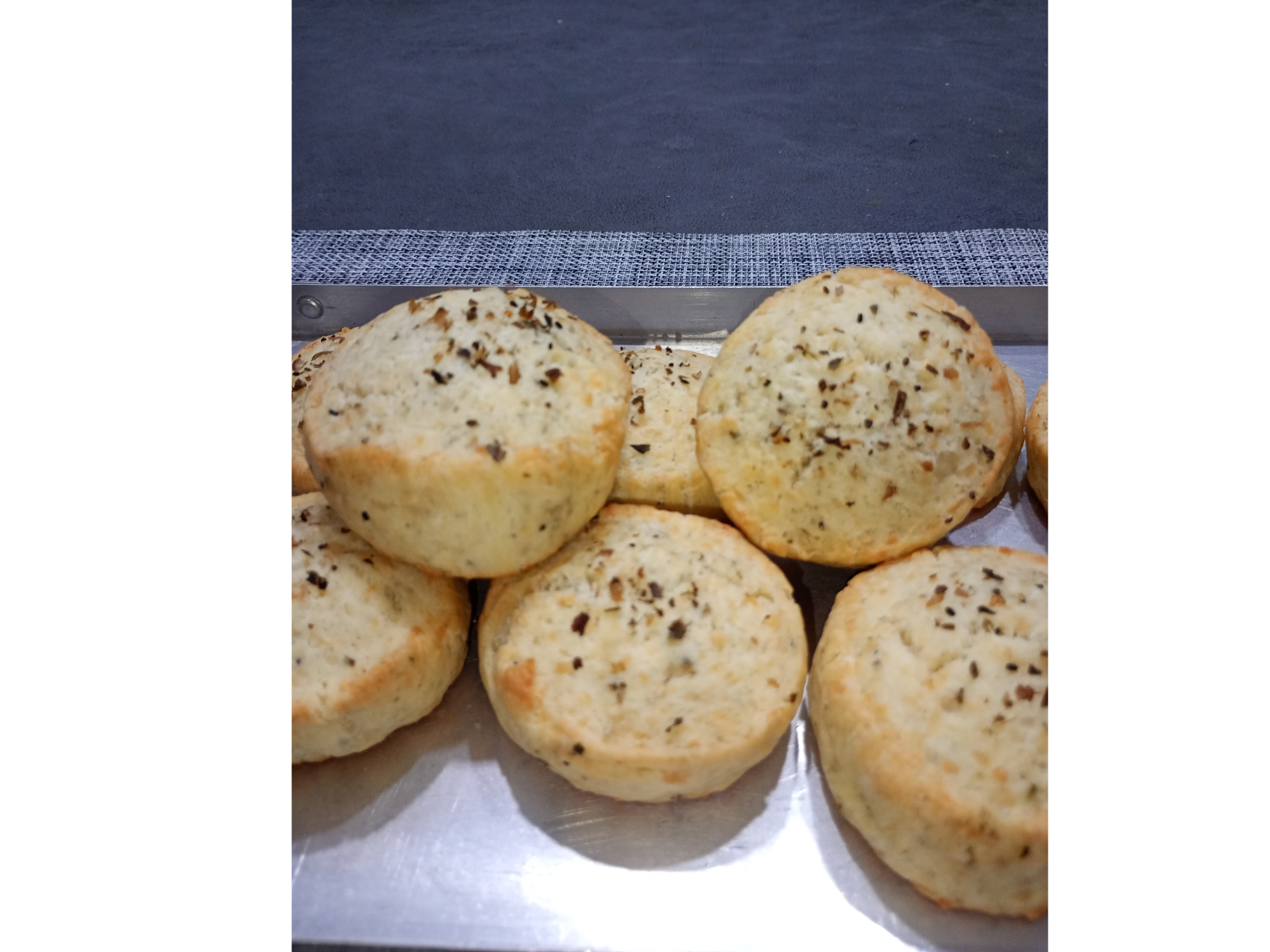 Scons de Queso y Albahaca.