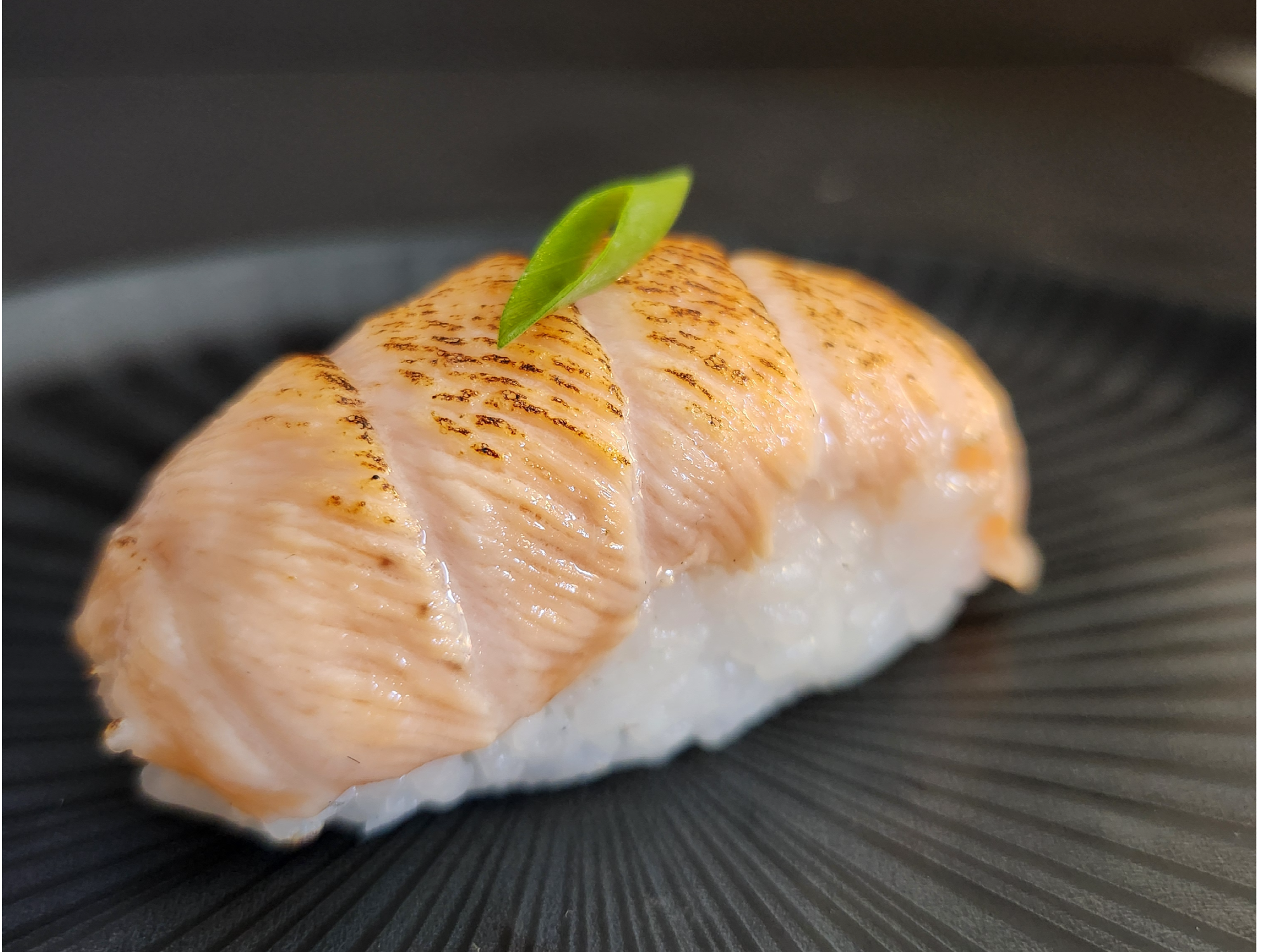 Nigiri Salmón Gratinado X5 - SIN TACC