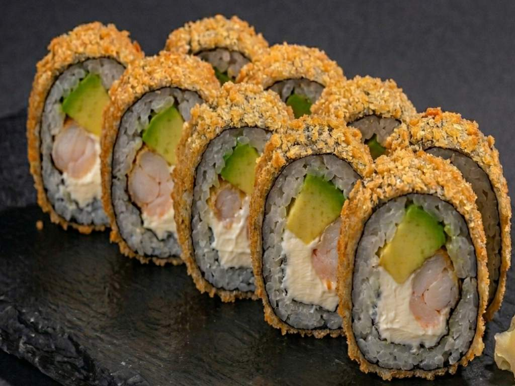 Ebi Dragon Roll - APANADO de Kokoro Sushi & Experiencias