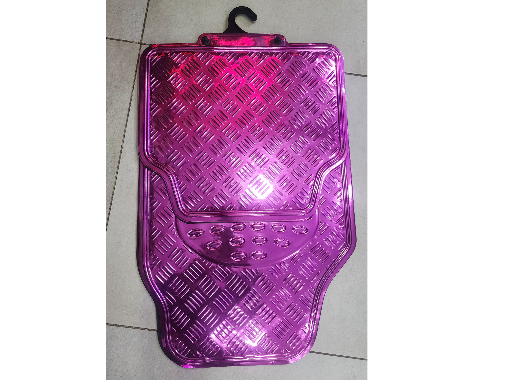 Cubre alfombra, ROSA METALIZADO, con engomado x 4