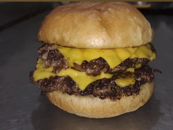 Carne y Queso / DOBLE CARNE + PAPAS