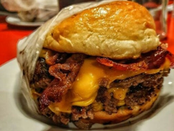 Cheddar y Panceta / DOBLE + PAPAS