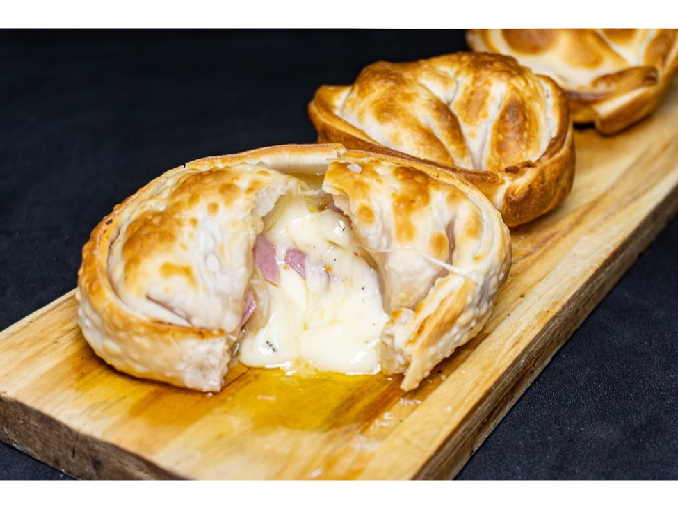 JM - Empanada Jamón y Mozzarella