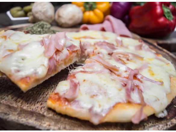 Pizza lista  Jamon y Muzzarella