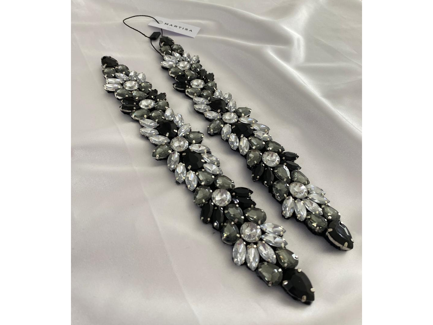 Gris, Negro y Cristal