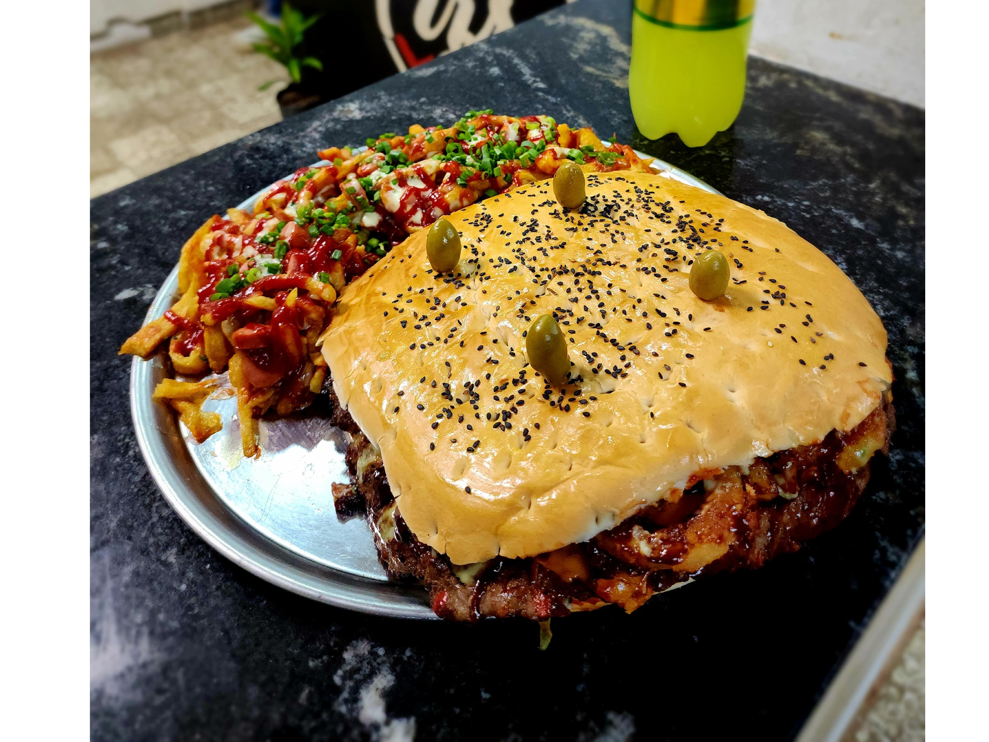 BURGER XXL 🟰SALCHIPAPAS GRATIS 🍟