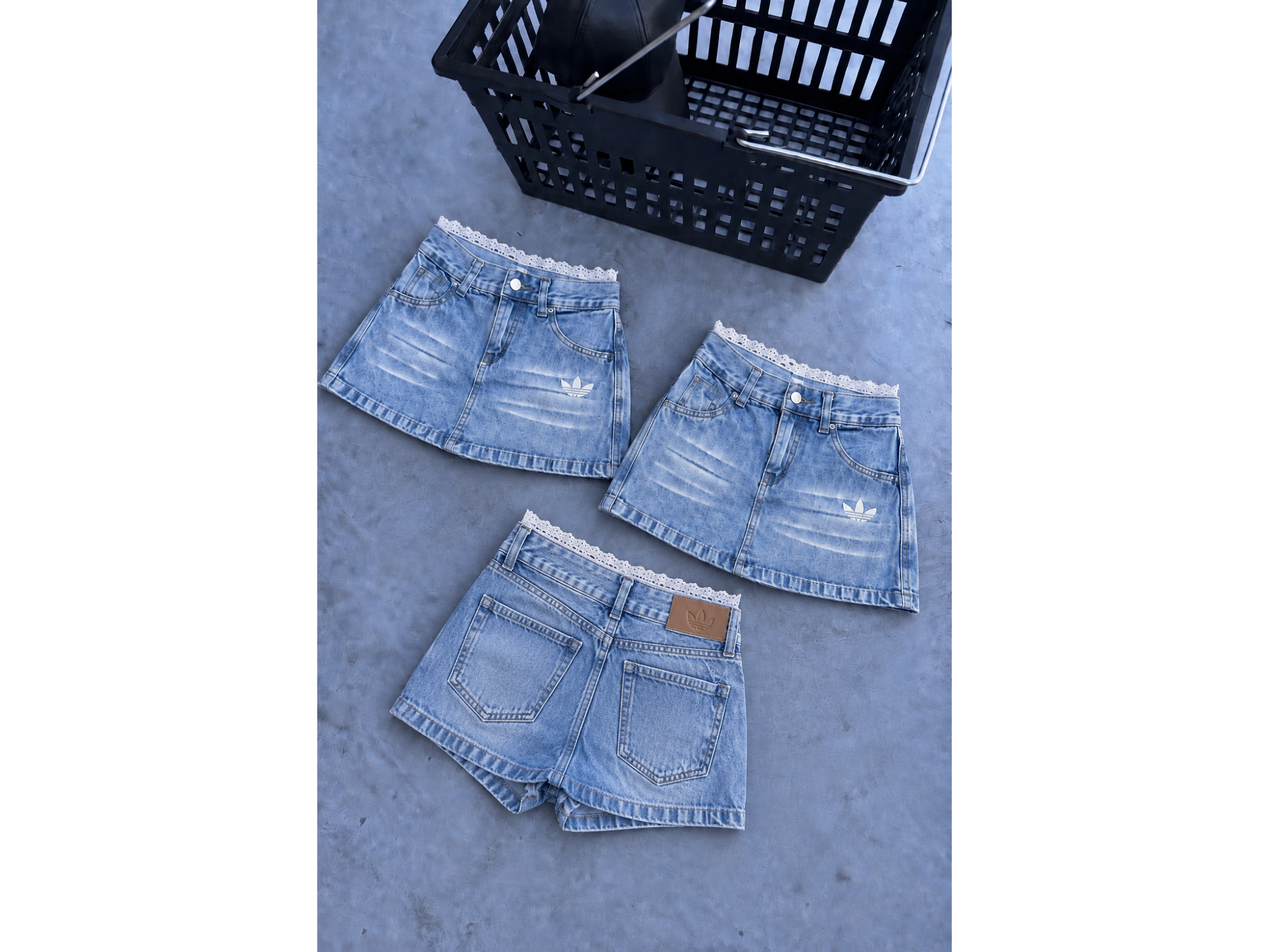 SHORT POLLERA ADIDAS CELESTE