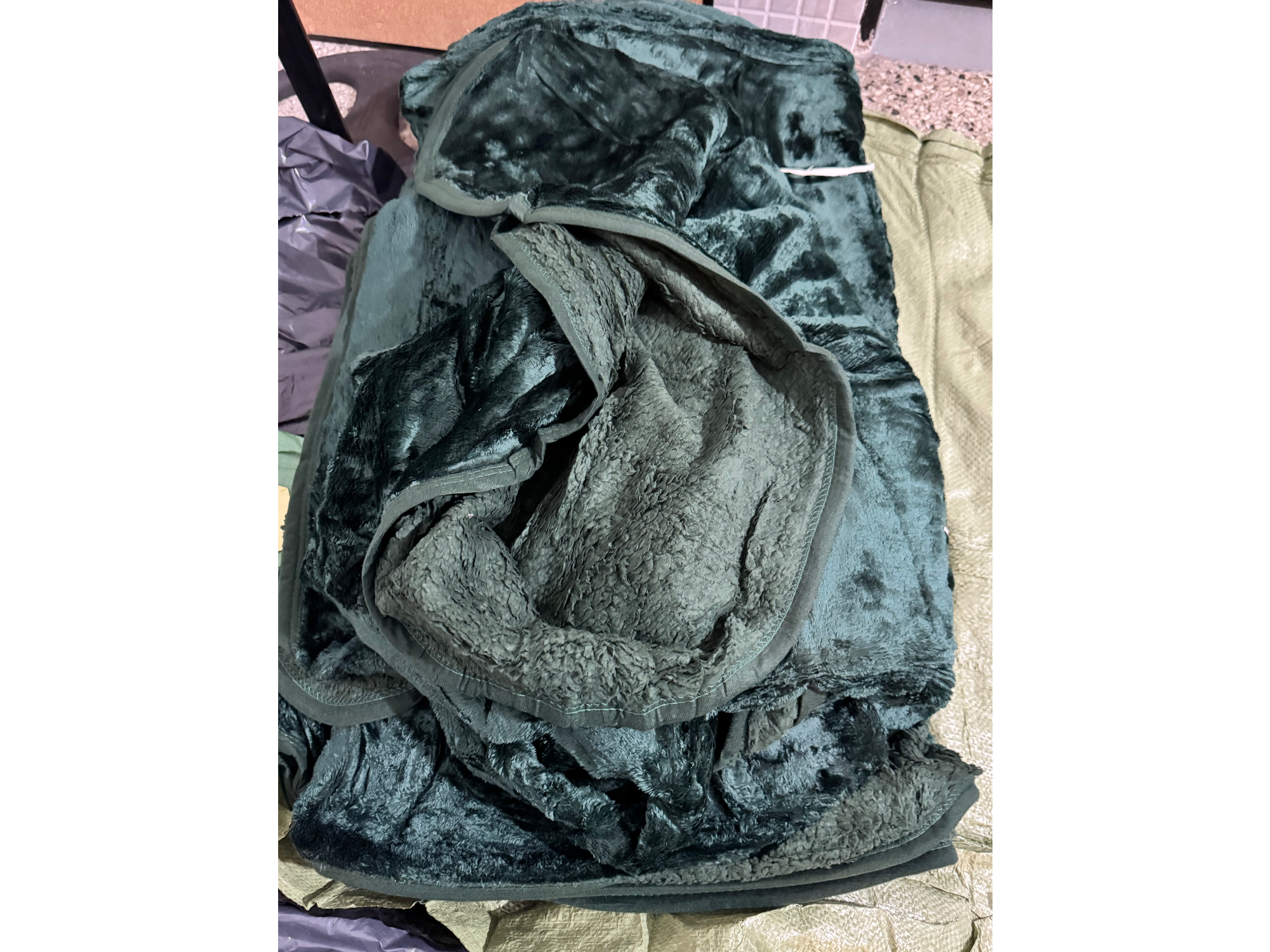 MANTA VERDE OSCURO