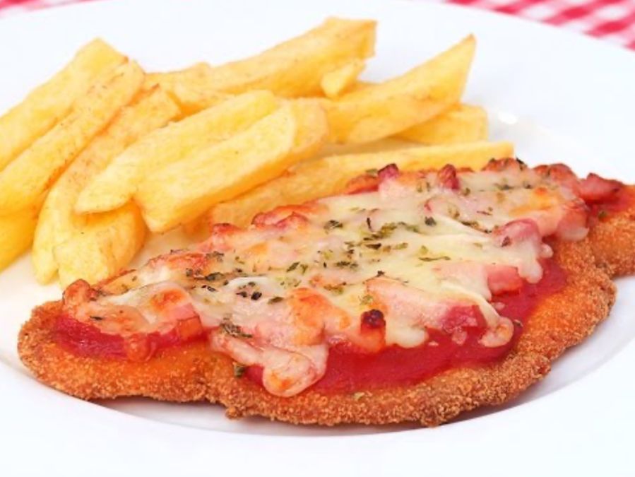 Suprema a la Napolitana con fritas