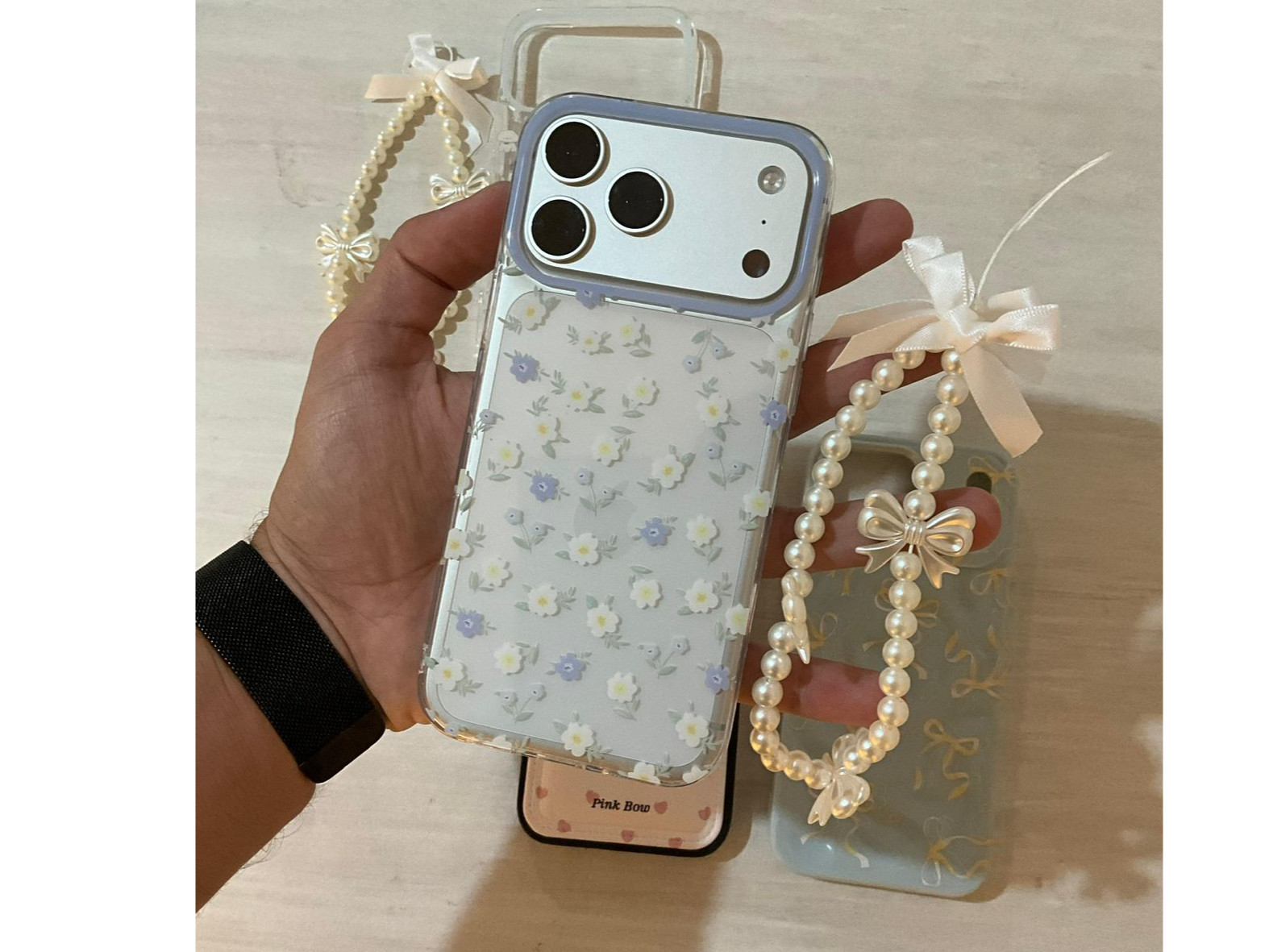 FUNDA DISEÑO FLORES CON STRAP