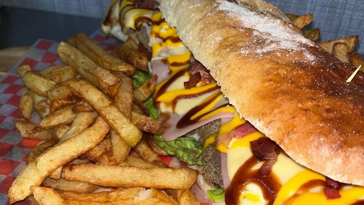 SANDWICH DE MEDIO METRO