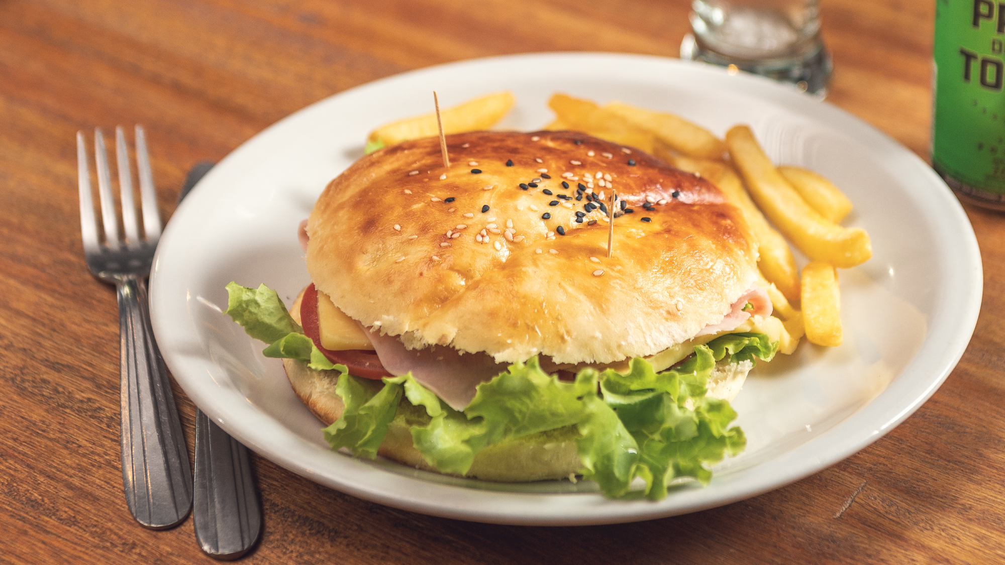 Entre Panes (vienen con papas)