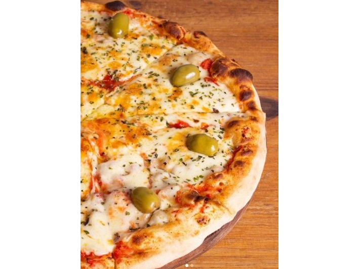 Pizza 4 Quesos de ALMA DE PUEBLO