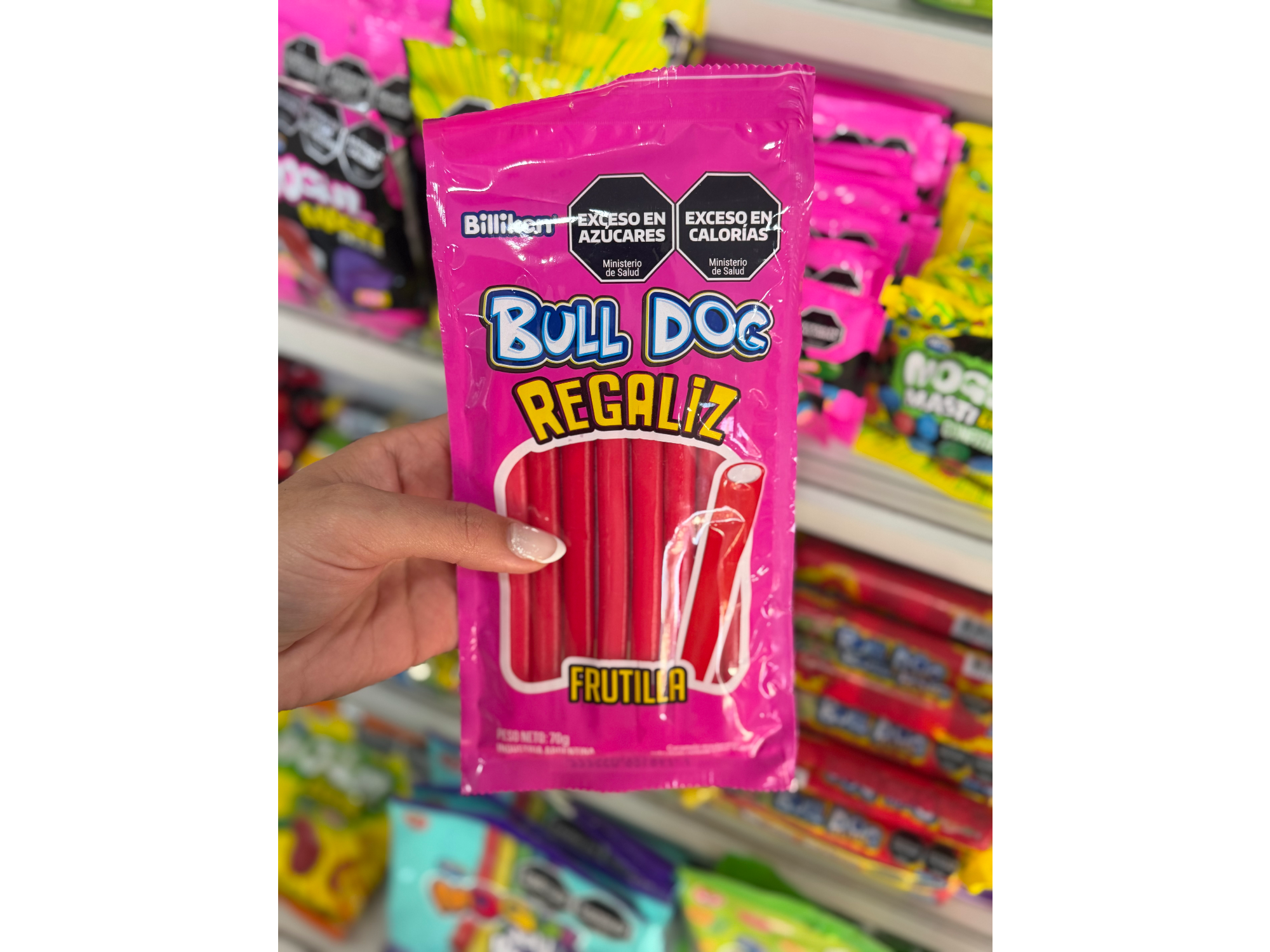 Regaliz Bull Dog frutilla aceitada