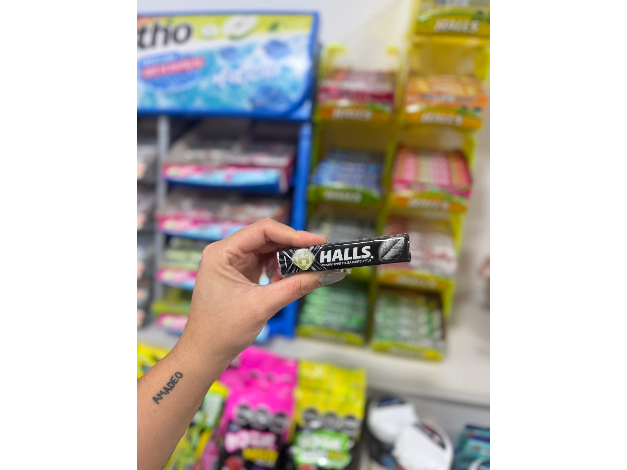 Halls strong lyptus