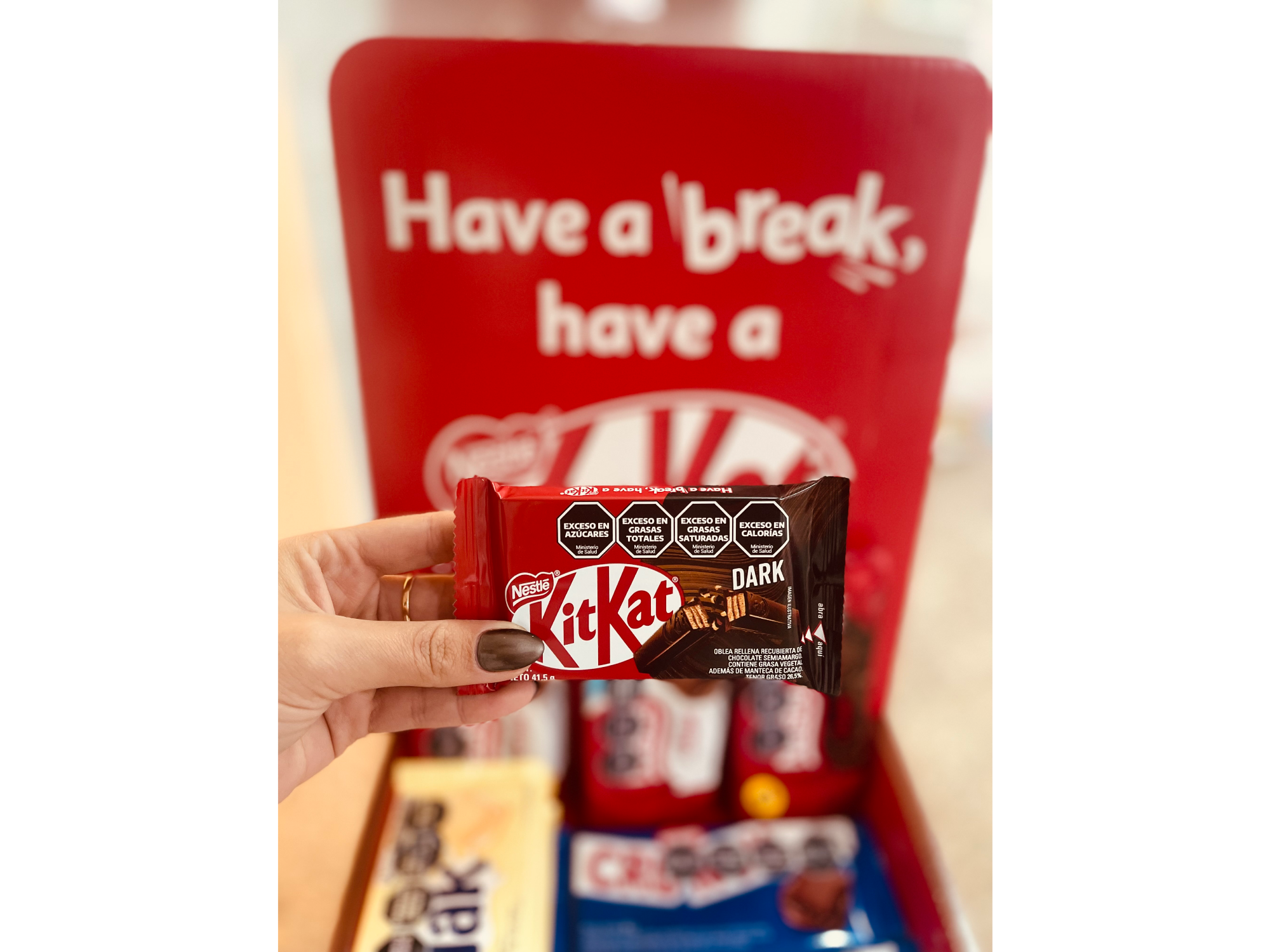 Kit kat dark