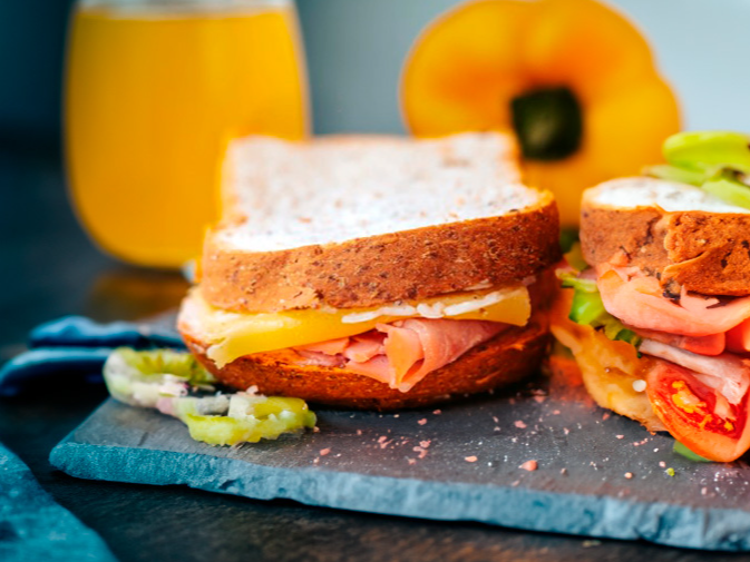 Sándwich de Jamón y Queso c/Verdura