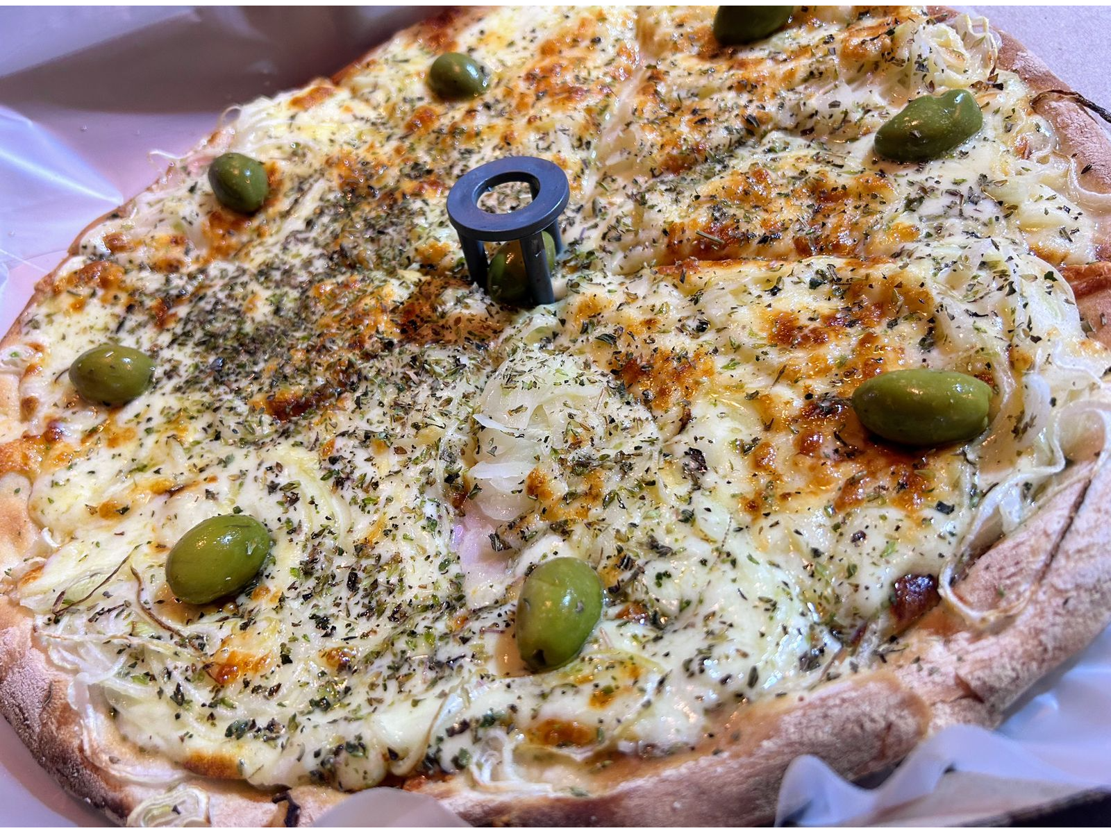 pizza fugazza con jamón