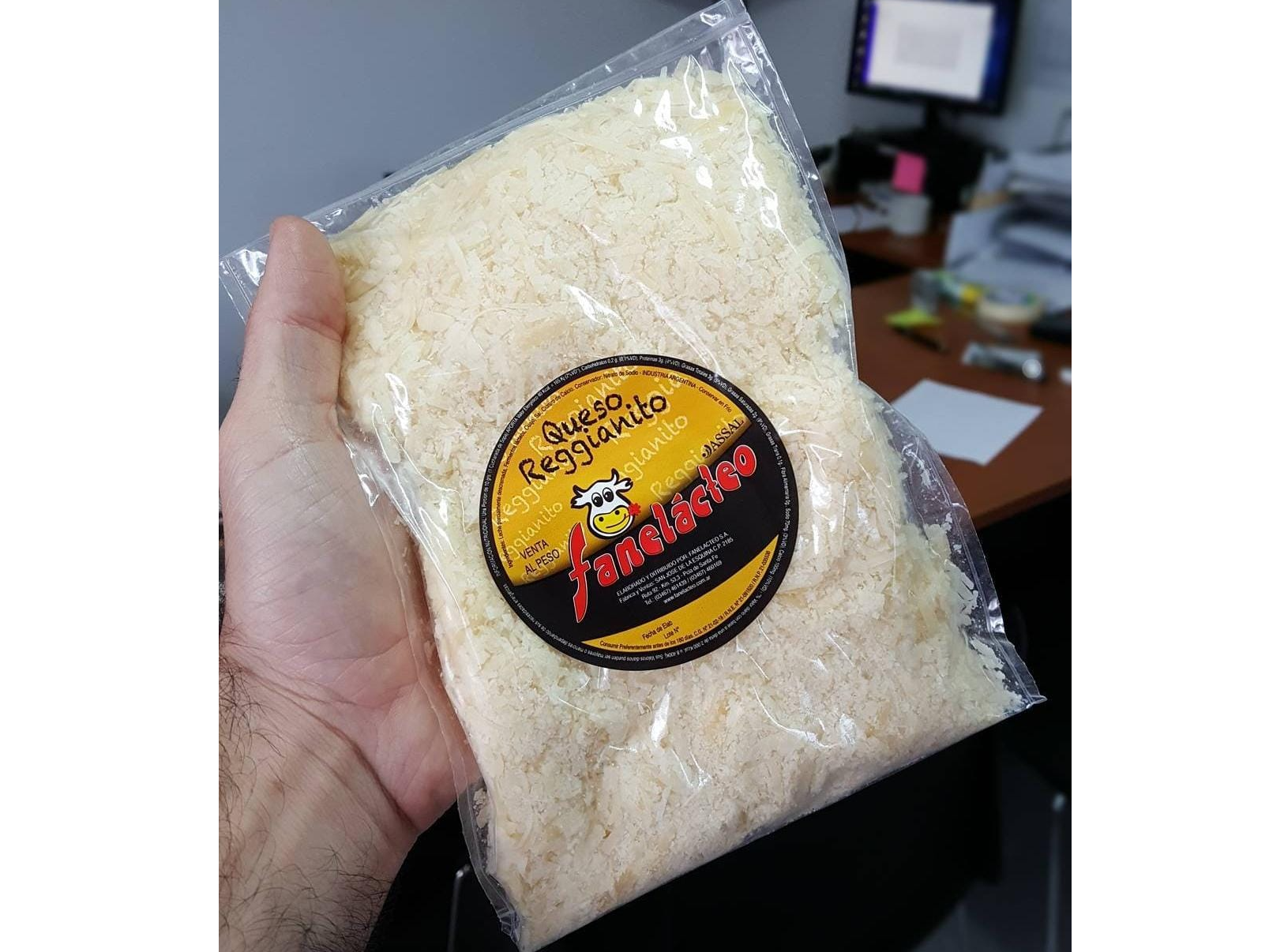 queso rallado 1 x 1 kl FANELACTEO (Copia)
