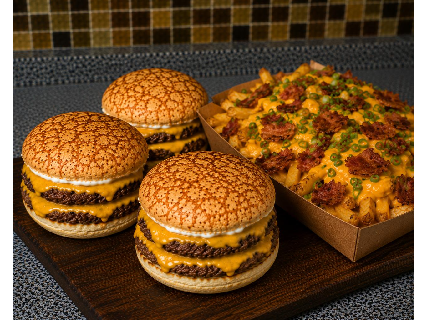 3 BURGER DOBLE + PAPAS CON CHEDDAR