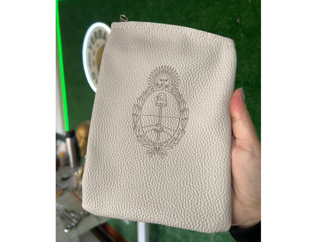 PORTA YERBA GRABADO