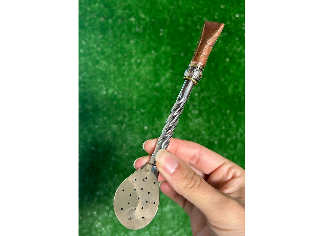 BOMBILLON ALPACA CINCELADA PICO BRONCE