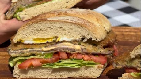 Sandwiches de Lomo y Milanesa