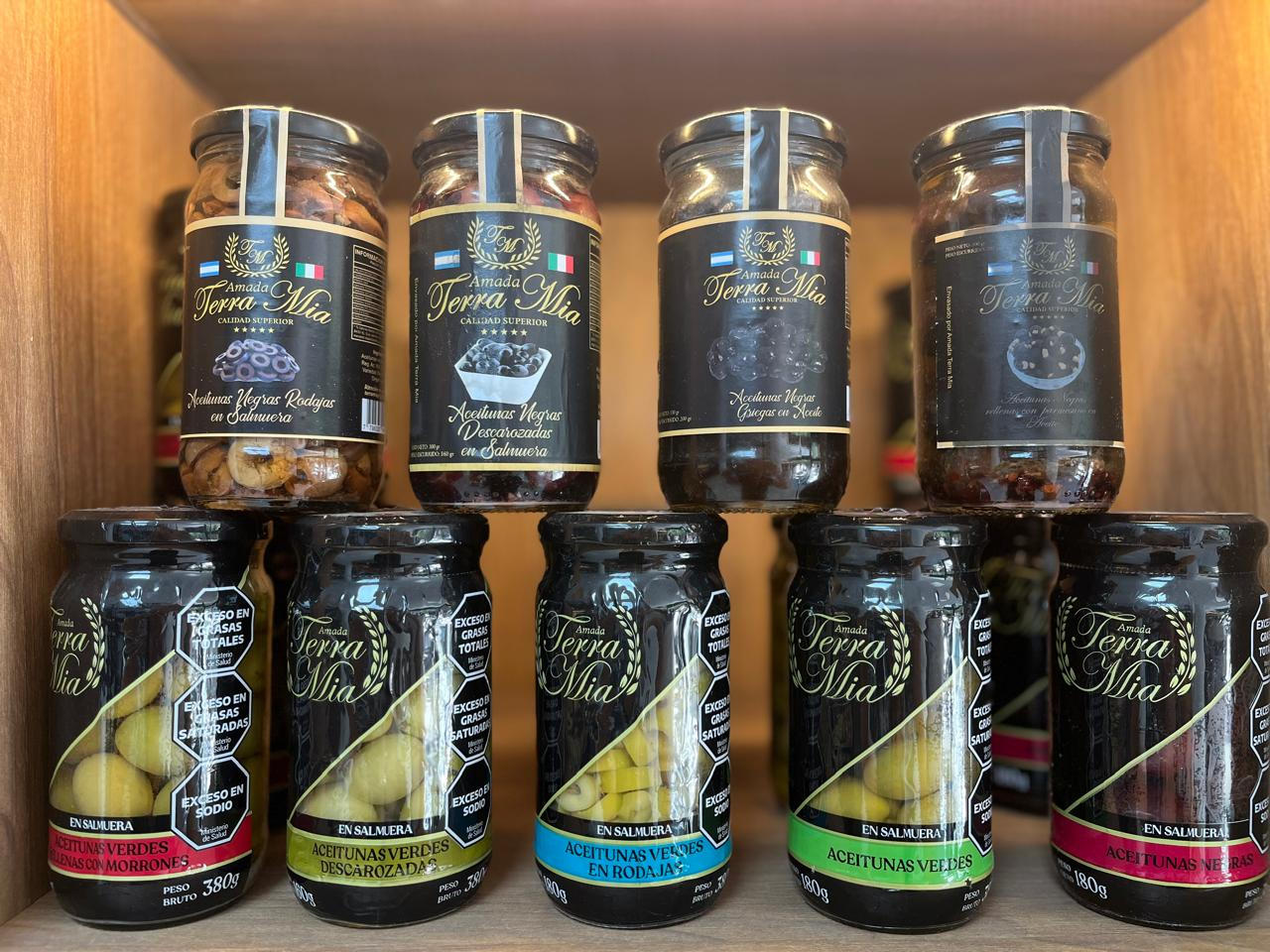 ACEITUNAS AMADA TERRA MIA: RELLENAS - EN SALMUERA - EN ACEITE de TABLA DE TRES