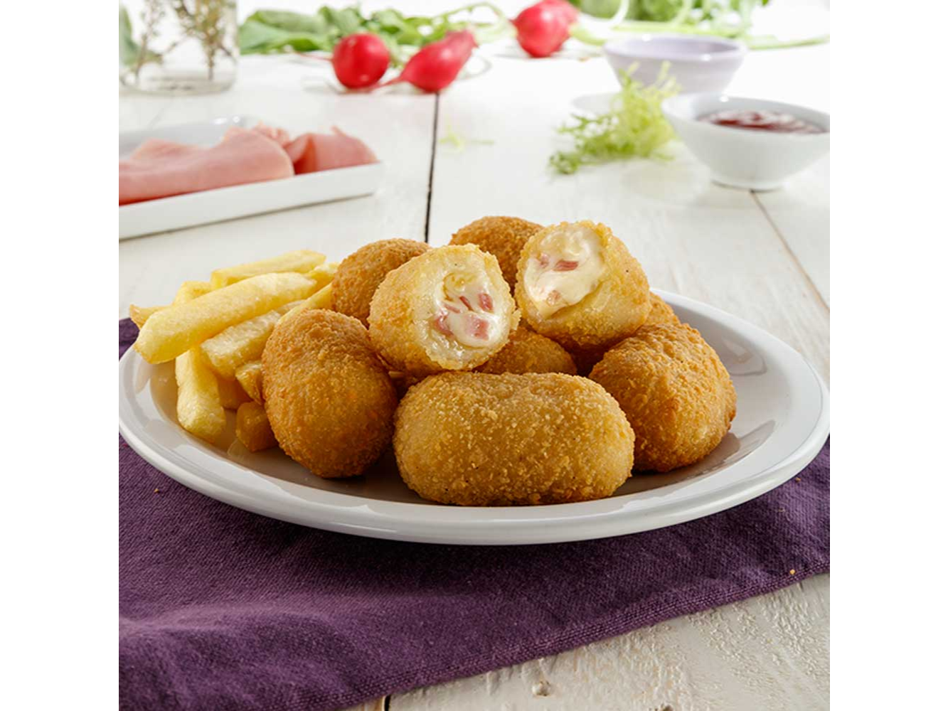 Mini croqueta rellena con jamon y queso