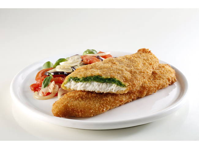 Merluza Milanesa con crema de espinaca