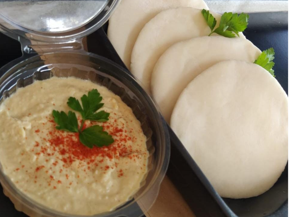 Hummus + Pan árabe