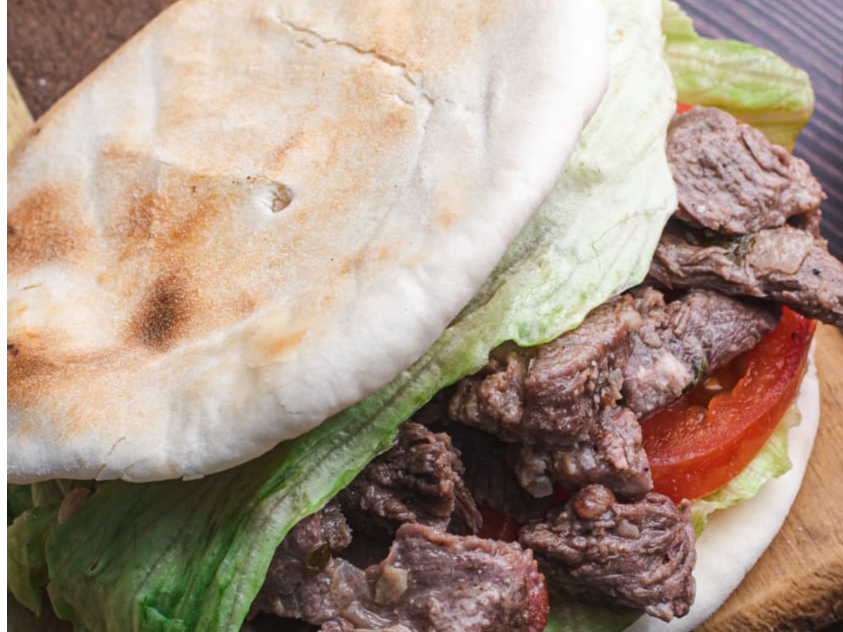 Sándwich Pan Árabe de Matambre al verdeo
