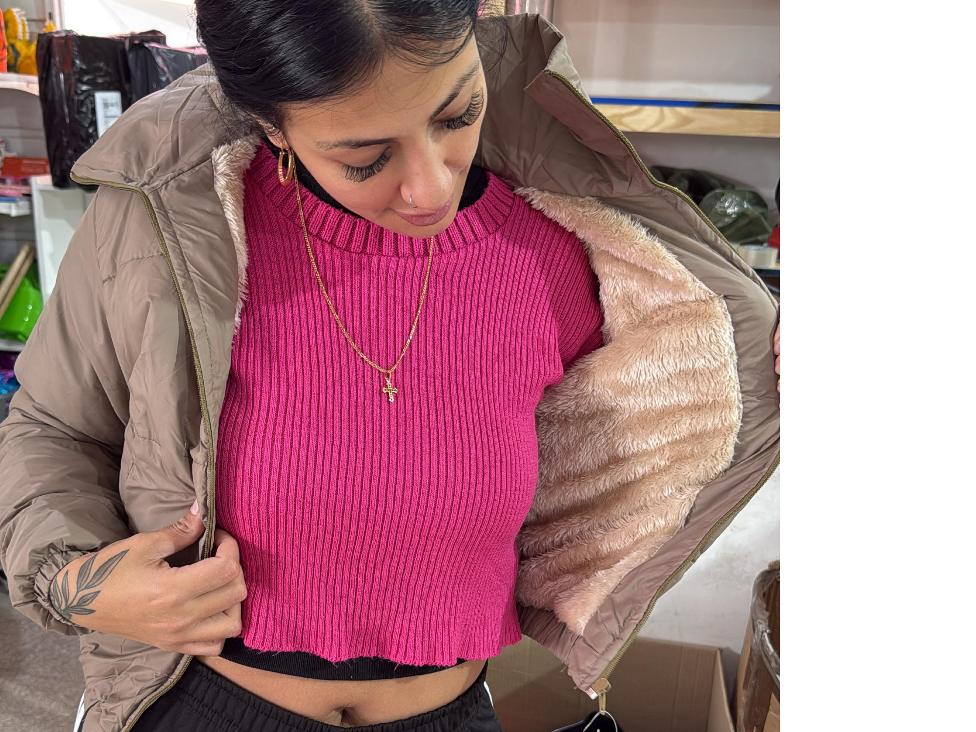 CAMPERAS "PUFFER" CORTAS CON PIEL COLORES PASTEL