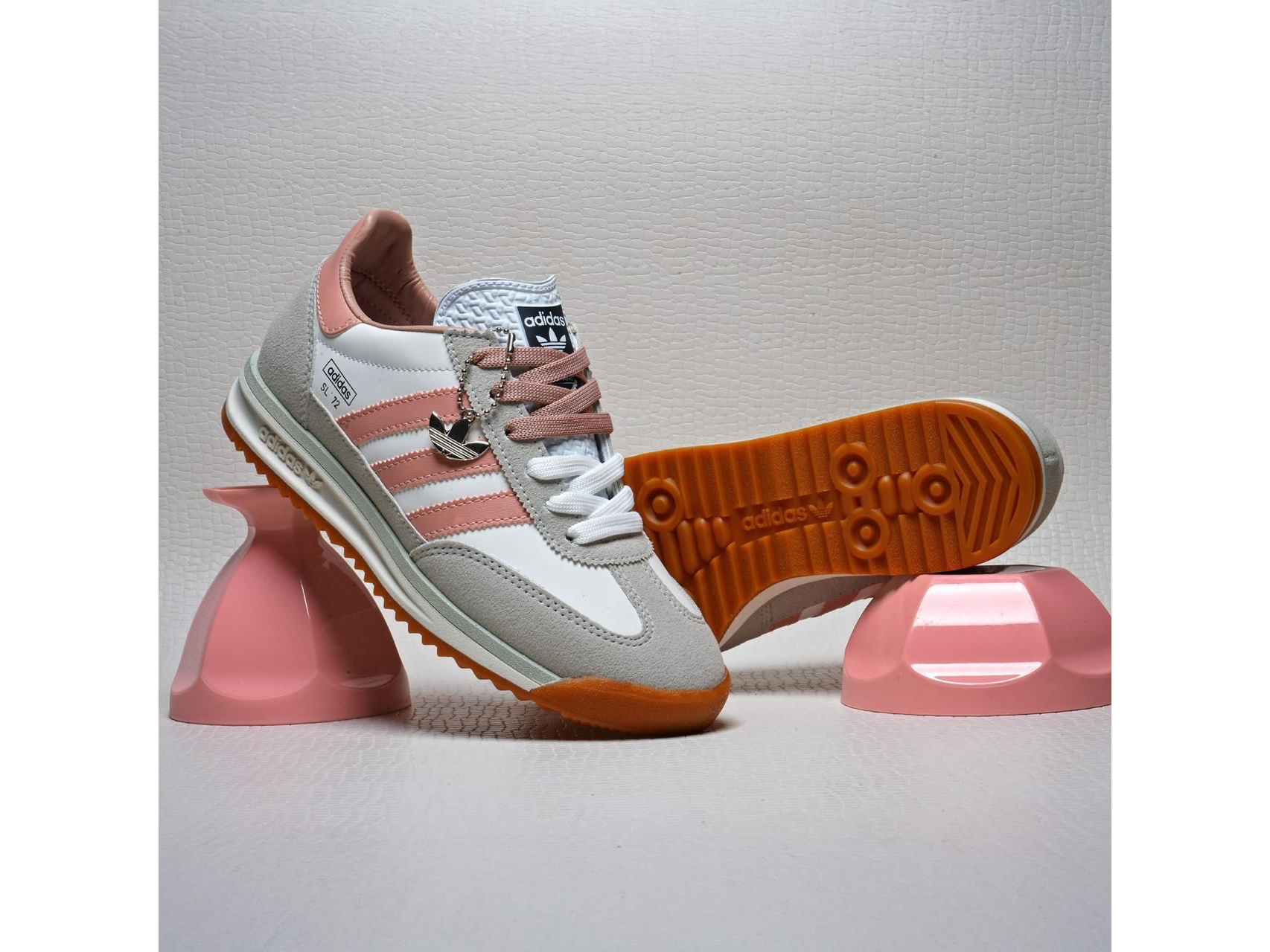 Blanco con rosa