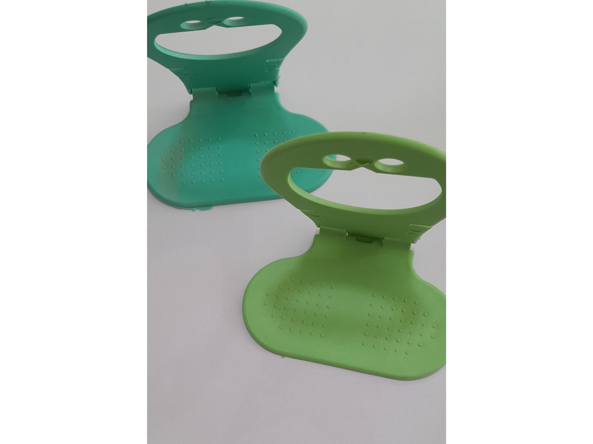 Soporte para cargador y celular