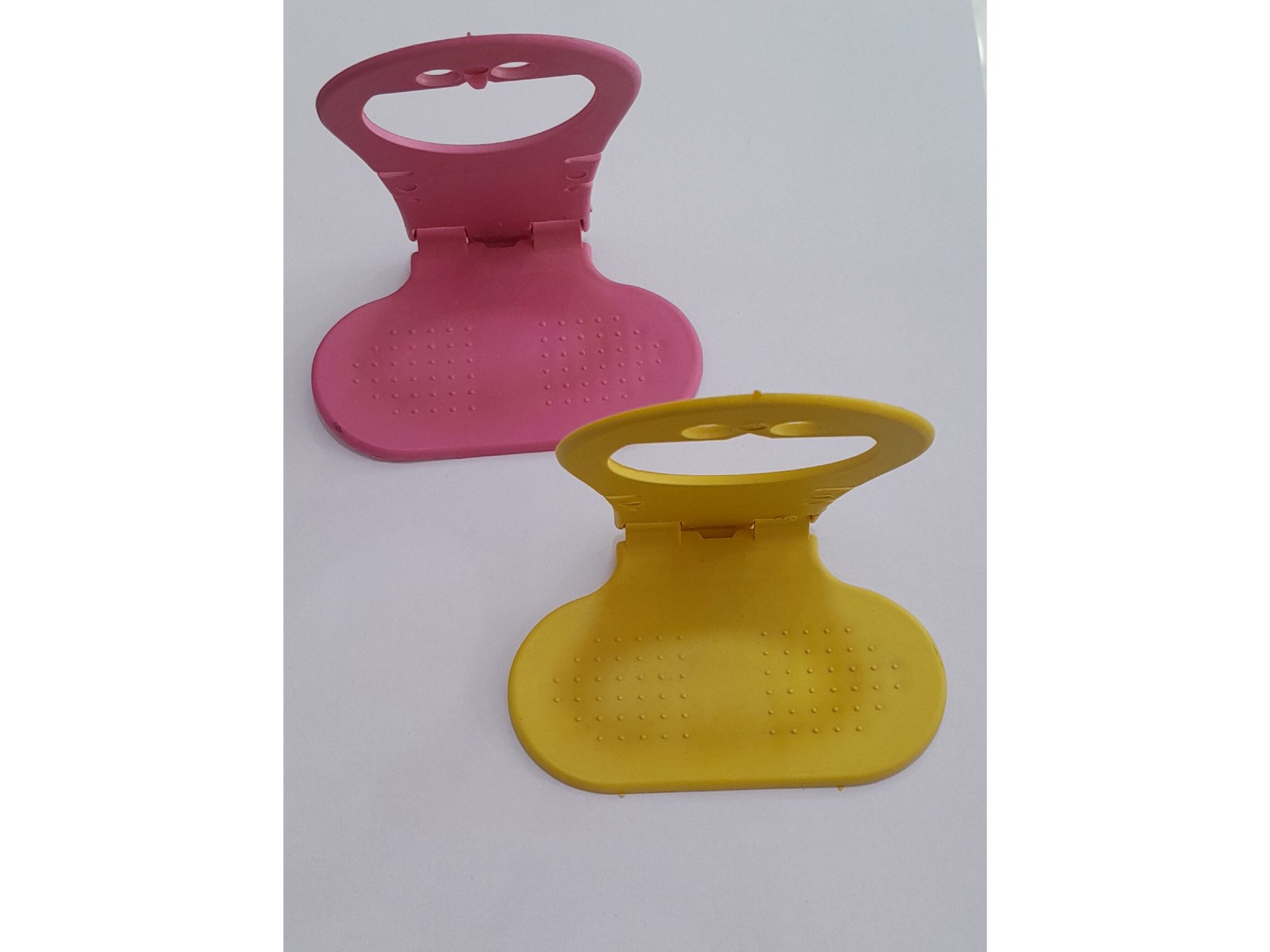 Soporte para cargador y celular