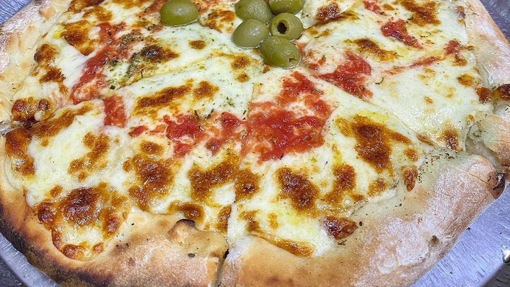 PIZZAS A LA PIEDRA