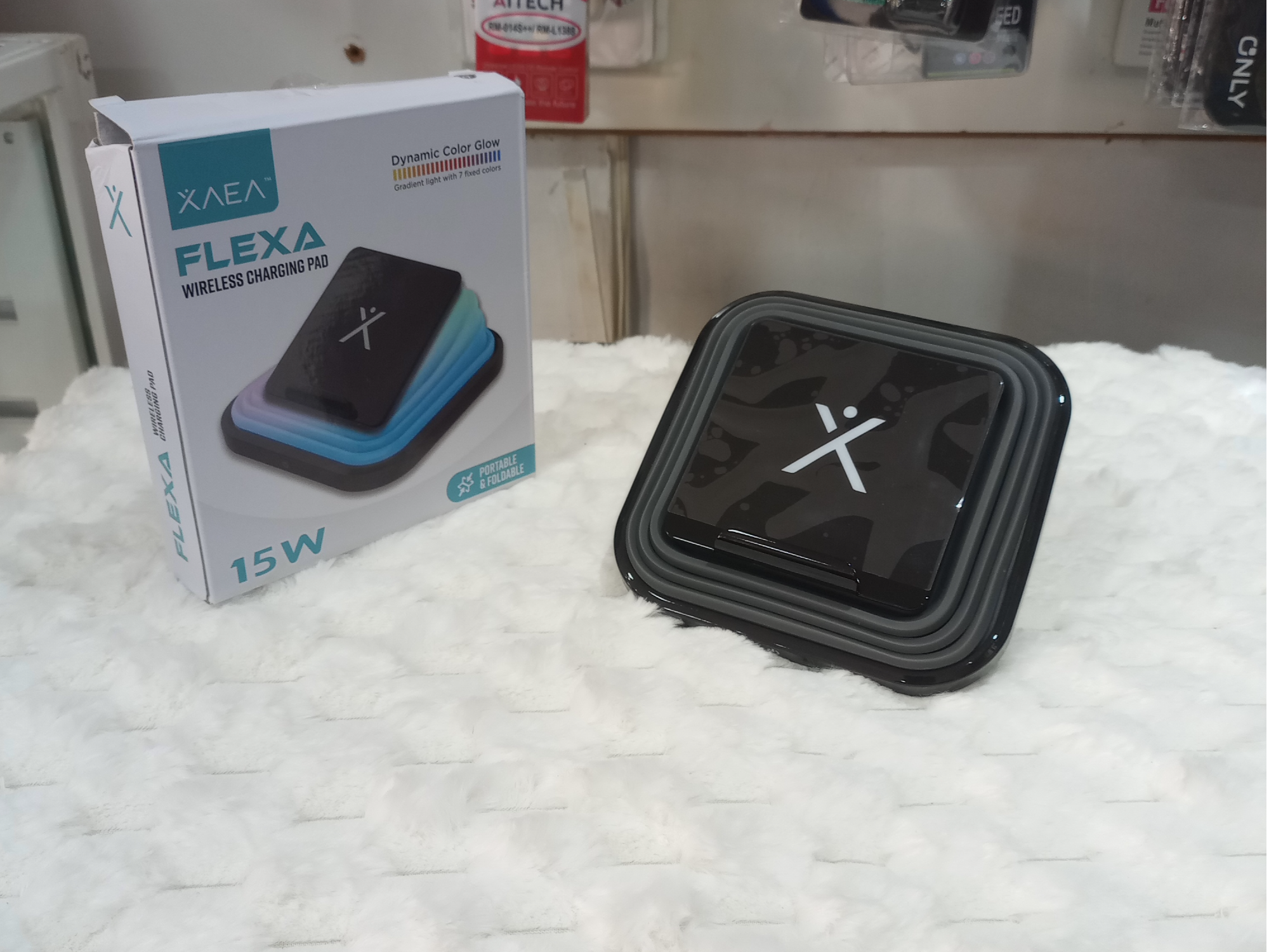 Cargador Inhalambrico Y Lampara De Escritorio Xaea 15w