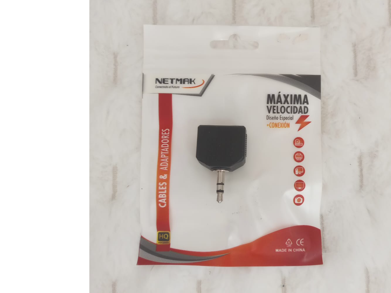 NM-C28  3.5 Audio splitter adapter