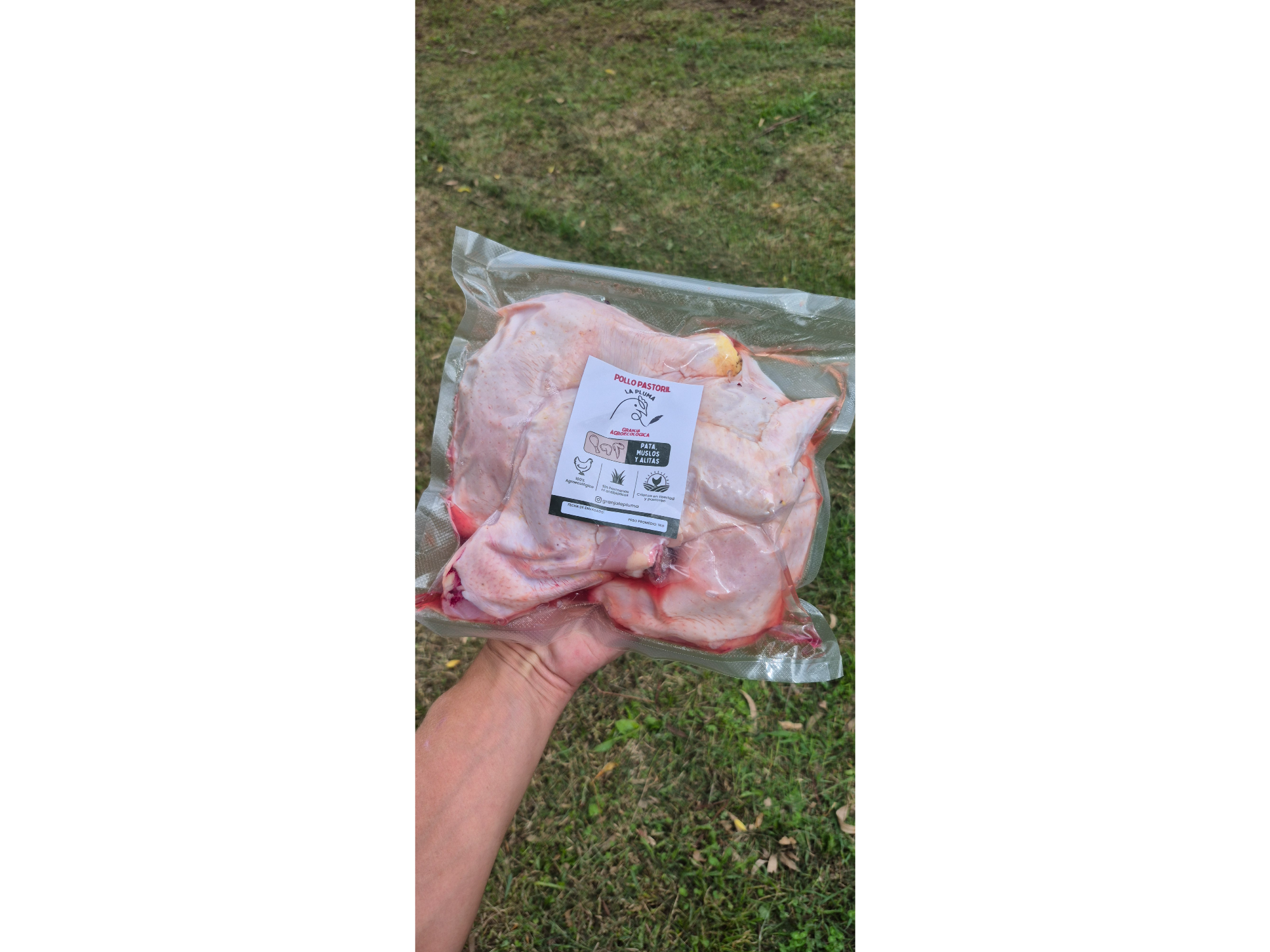PATAS, MUSLOS Y ALITAS de pollo pastoril de Granja La Pluma