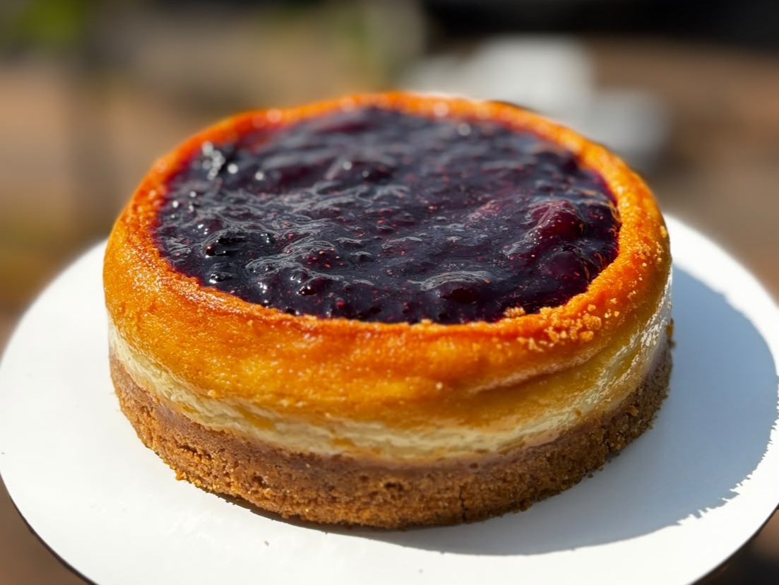 Cheesecake horneado de frutos rojos